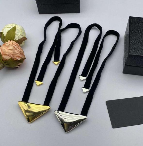 Boho Negro Terciopelo Gargantilla Collar Grande Exagerado Triángulo Letra Colgante Collar Diseñador Accesorios de Joyería Para Mujeres Amantes Regalos