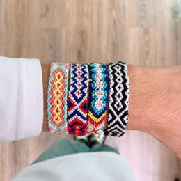 Boho etnische VSCO geweven armband voor meisje vrouwen handgemaakte multicolor snarige nepalese gevlochten regenboog armband lucky vriendschap armband