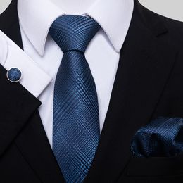 Bolo Ties est Style Holiday Present 100% Soie Cravate Carrés De Poche Ensemble De Boutons De Manchette Cravate Hommes Bleu Foncé Accessoires De Mariage Bureau Cravat 230717