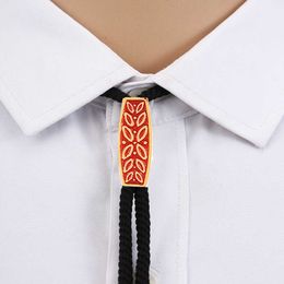 Bolo Ties Western Suede bolo cravate en forme de coeur collier en cuir corde unisexe vintage motif collier cowgirl accessoires de mariage HKD230719