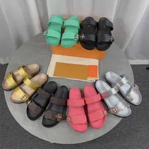 Bom Dia Flat Mule Slides Sandalias Zapatillas de diseñador clásico Moda de lujo Unisex Verano Lona Sandalias de playa Hebilla Suela gruesa Hombres Mujeres Deslizante