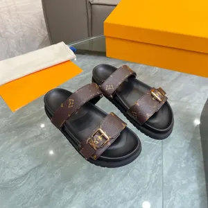 Bom platte muilezel Designer lederen slippers dames sandalen moeiteloos stijlvolle glijbanen 2 riemen met aangepaste gouden gespen vrouwen zomer slipper 05