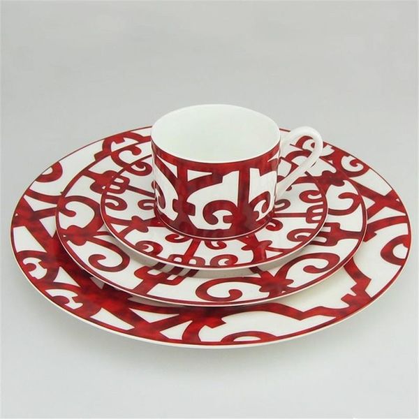 Assiette de dîner en porcelaine d'os de la grille rouge espagnol Art design plaque de conception