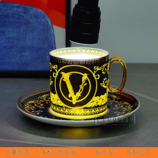 Bone China-tazas de cerámica universales de estilo europeo, diseño creativo, patrón en V negro, mango dorado de rastreo de calidad