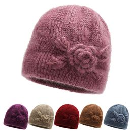 Motorkap voor dames Winterhoeden Mode Bloemenkruisgebreide muts Dames Warme fluwelen muts Skullies Mutsen Moeder Grootmoeder Cap