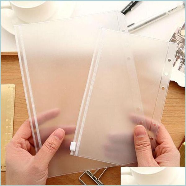 Couverture de livre A5 / A6 / A7 Transparent Binder Er Pvc Zipper Sac De Rangement 6 Trou Étanche Papeterie Carte Factures Sacs Bureau Voyage Portable Dhcrz