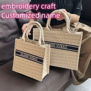 Libro Tote Nombre personalizado Bordado D Letra y Tiger Bolsos de diseño de alta calidad Regalos Festival Regalos Luxury Crossbody Mujer Diseñadores de bolsos para mujeres