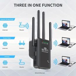 Boostez votre signal WiFi domestique jusqu'à 2640 pieds carrés et connectez 25 appareils avec le WiFi Extender 300 Mbps Booster.