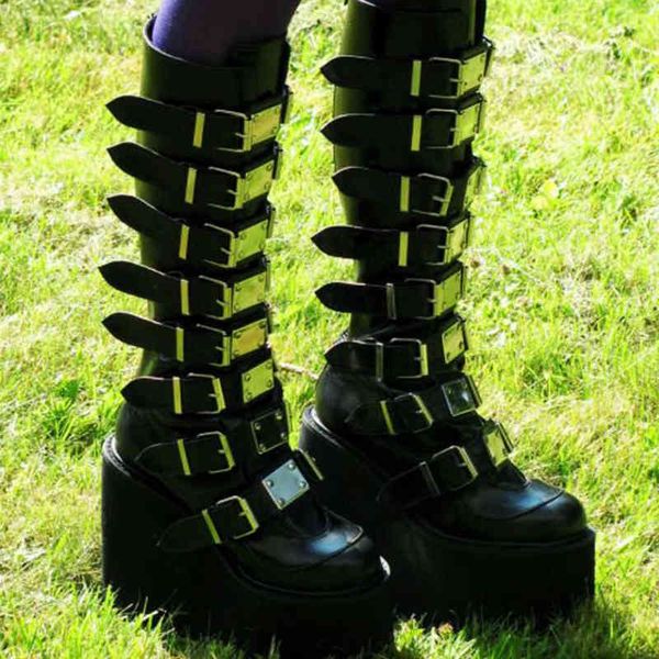 Boot Ins noir femmes plate-forme à talons hauts compensés boucle en métal épais mi Kuit bottes fermeture éclair marque Punk Goth nez rond 220325