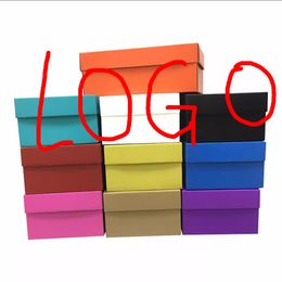 Caja de zapatos de bota Cajas de moda Zapatos casuales de marca de lujo Zapatillas de deporte de diseñador Personalizadas a mano Mujeres para hombre Tacones altos Bombas Vestido de moda de viaje Zapatos planos para correr