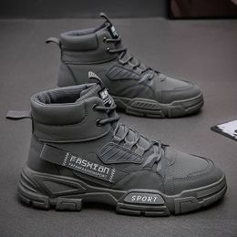 Bottises pour hommes Chaussures Designer Boots Sneakers Fashion Winter Shoes Hiver Smooth Cuir Half Black Plateforme Outdoor Boot Scarpe Article 39