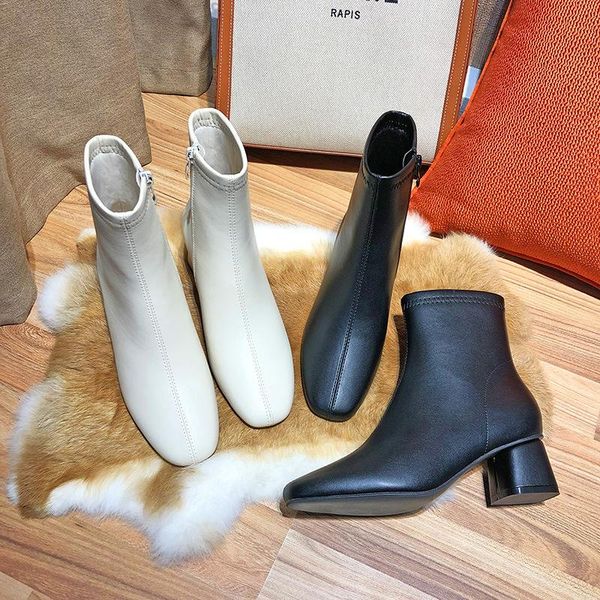 Botas 2021 Otoño Invierno Zapatos Mujer Diseño de marca Clásico Cuero suave Cremallera Tacones cuadrados Punta redonda Corto Sexy para