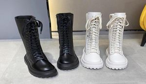 Bottes 2021 Fashion Kneehigh pour les femmes Laceup automne chunky White Casual Round Combat Platform Shoes2144397