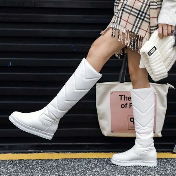 Bottes 2022 bottes d'hiver pour femmes plate-forme chaude en peluche bottes de neige imperméables bottes à hauteur du genou mode femmes chaussures grande taille 43 Q231010