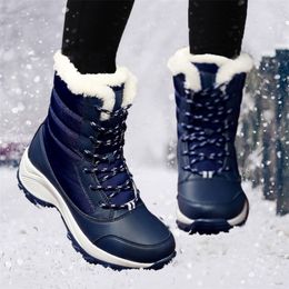 Bottes 2022 femmes bottes de neige imperméable antidérapant concepteur femme bottines plate-forme garder au chaud fourrure dames chaussures d'hiver 221007