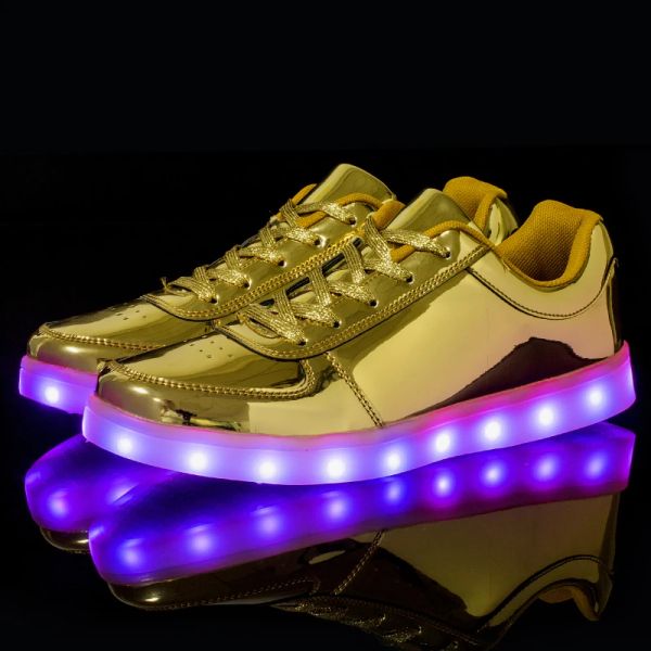 Boots 2023 Adulte Unisexe Chaussures de sport de brillance pour enfants pour hommes Glow USB Charges de Glow LED Glow Colorful Shoes pour filles