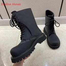 Botas 2023 Negro con cordones Tobillo Llegada de mujer Correas cruzadas Plataforma Punta redonda Cuero Moda Fiesta Zapatos de talla grande 231130