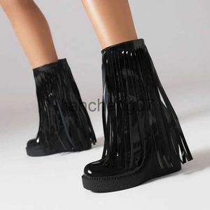 Bottes 2023 Bottes de mode Nouvelle automne / hiver Tête ronde Muffin noir Plate-forme Talon Super Haut Talon Peluche Talon compensé Fringe Bottes pour femmes x0928