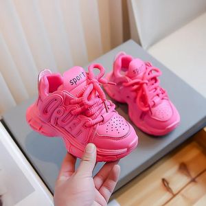 Laarzen 2023 Meisjes Sneakers Veelzijdige Lace up Eenvoudige antislip Lente Herfst Jongens Rose Roze Schattige Kinderen Schoenen drop 231030