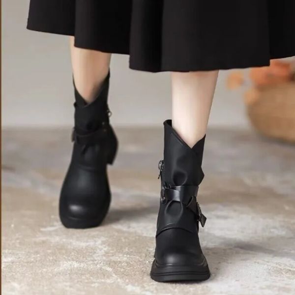 Boots 2023 Chaussures de haute qualité Femme Bottes de femme Fashion Side Zipp Boots modernes Femmes Vente chaude Bottes de la cheville Round Toe