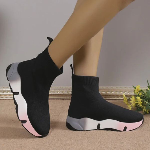 Bottes 2023 Chaussures de haute qualité pour les femmes Slipon Bottes pour femmes Fashion Round Boots Daily Boots Femme Plateforme de vente chaude
