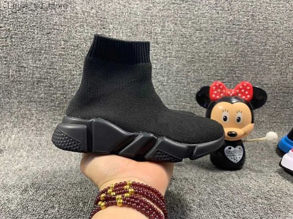 Botas 2023 Niños Zapatos de diseñador Niños pequeños velocidad Triple-S Calcetín zapatillas París niñas niños Calcetines Botas casuales niños alto negro entrenadores niño niño niña T230803