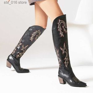 Botas 2023 Mbroider Botas de vaquero occidental para mujer Tacones altos Botas sobre la rodilla Botas de vaquera con punta estrecha y tacón grueso para mujer T230824