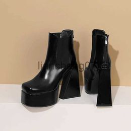 Bottes 2023 Nouvelles bottes à tête carrée de grande taille pour femme Talon épais Semelle épaisse au-dessus du genou Bottes fines Bottes de chevalier haut x0928