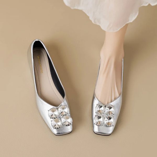 Bottes 2023 Nouvelles chaussures pour femmes de printemps et automne carrière de style coréen et de fête portent des chaussures de bateau carré de carrés décontractés de Mary Jane pour femmes