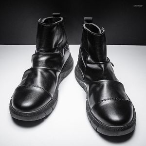 Botas 2023 Invierno Negro Hombres Hight-Top Estilo británico Zapatos de cuero Moda coreana Todo el trabajo que combina
