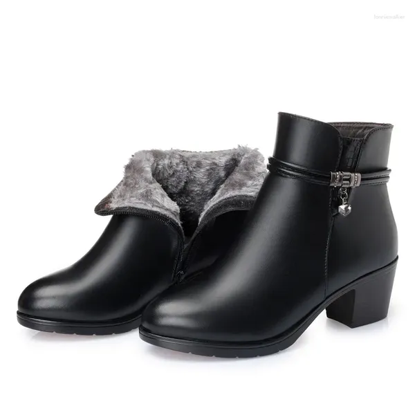 Bottes 2023 Mode d'hiver en cuir souple femmes cheville talons hauts chaussures à glissière fourrure chaude pour plus taille 35-43