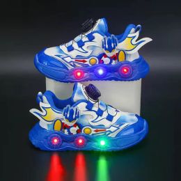 Boots 2024 garçons Nouveaux caricatures baskets enfants Baby Spring Breathable Mesh LED Luminous Sports Chaussures Kids Casual Automne Light Up Chaussures