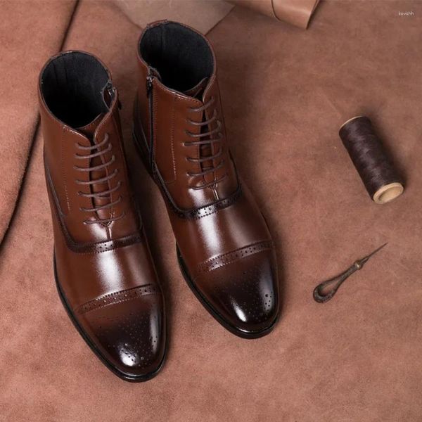 Botas 2024 Hombres cálidos de invierno con cordones Zapatos de cuero masculinos versátiles Bota de tobillo de negocios Calzado Tamaño grande 39-47