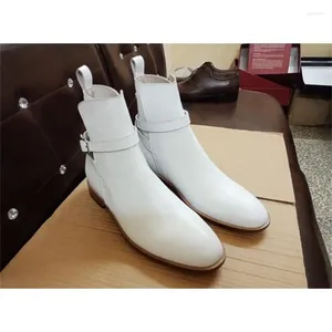 Laarzen 2024 Men schoenen handgemaakte witte pu ronde hoofd lage hiel riem single buckle fashion trend kerstjurk enkel enkel