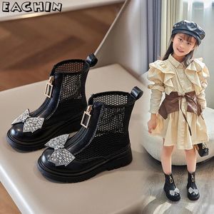 Bottes 2024 Été Enfants Filles Cuir Mesh Épissé Mode Soft Bootom Antidérapant Respirant Enfants Chaussures