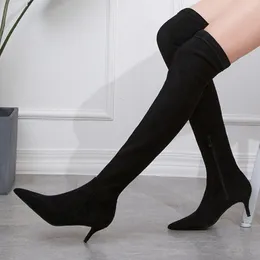 Botas 2024 Mujeres de invierno Tacones altos sexy sobre la rodilla Black Long Lady Arrotch Femenina de los muslos Prom Zapatos