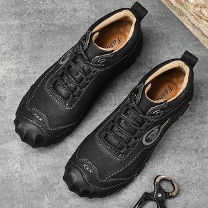 Laarzen 60 Echte schoenen Leather Men's Men Winter Pluche Snow 2024 Classic Hiking Hoge kwaliteit Veter-up Low Top 80