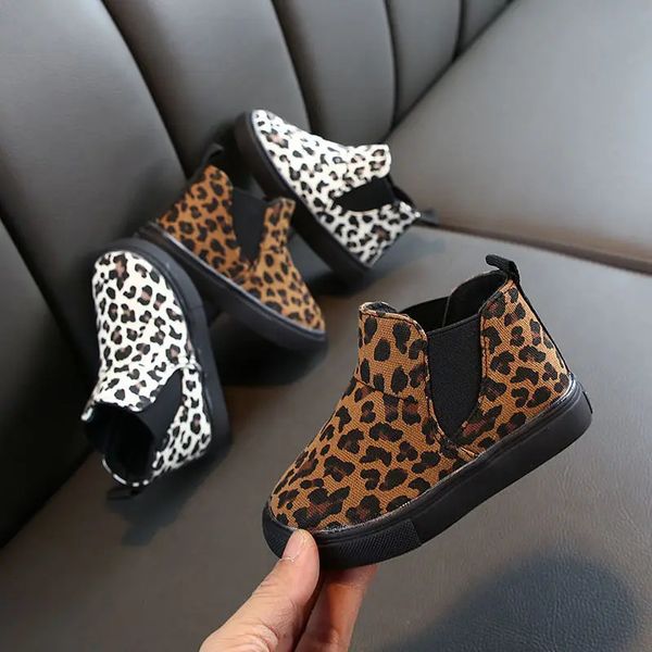 Botas Otoño Niños Botines Moda Estampado de leopardo Zapatos para niñas Niños Antideslizante Suela suave Lienzo Botines Zapatillas para niños 231017