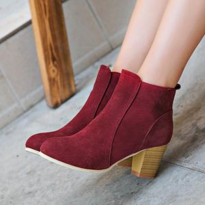 Botas Otoño Invierno Mujeres 78676 Zapatos de damas europeas sólidas Tobillo de cuero 7846