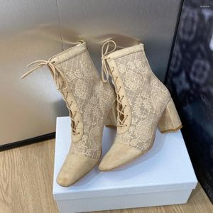 Bottes d'automne hiver féminine la mode Broider Natural Kid Suede High Heels Runway Square Toe Party