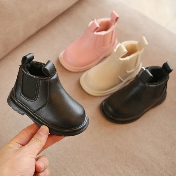 Botas Baby Boots 2024 Invierno Infantil zapatos de piel tibia Recién nacidos First Walkers para niños pequeños Niños Botas de cuero de tobillo rosa, negro