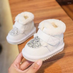 Bottes bébé fille 2024 hiver enfant en bas âge chaussures chaudes avec fourrure infantile premiers marcheurs en cuir souple enfants anti-dérapant neige pour