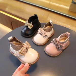 Bottes bébé filles chaussures en cuir PU 2023 hiver peluche chaud arc mode princesse enfants style coréen petits enfants Mary Janes