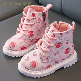 Bottes bébé filles hiver imperméable coton chaud style britannique cuir 2023 automne enfants mignon fraise chaussons chaussures pour enfants 231109