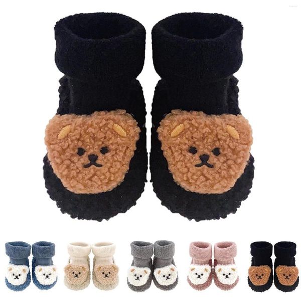 Bottes bébé chaussures semelle souple plus velours chaussettes de sol antidérapantes dessin animé ours pompon enfant en bas âge épais chaud premiers marcheurs confort cheville