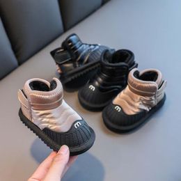 Botas Zapatos de bebé Invierno Nieve Niño Niño Niña Cálido Casual Niños Botas cortas impermeables Infant First Walkers Kids BootiesBoots