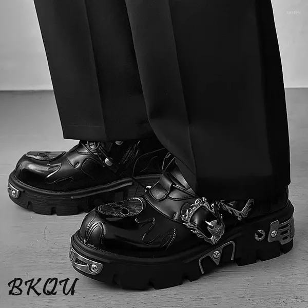 Boots Bkqu 2024 Retro Rock Dark Punk Metal épissant de petites chaussures en cuir amateurs basses relevons de grosses tête