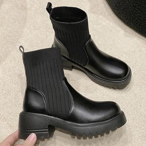 Botas calcetín negro mujer resbalón en el tobillo femenino 2023 nueva moda punk gótico zapatos damas lolita tacones bajos cortos 231019