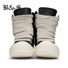 Boots Black Street 2022SS x Runner Ramones Gétille en cuir Megalace Big Shoelace tpu Sole Bottes de baskets