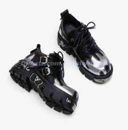 Bottes Boots Udouble Punk Style Femme Gothic Flame Shoed Vintage Rock Shoes 2022 NOUVELLES chaussures en cuir foncé Metal Niche Top Platf7621066
